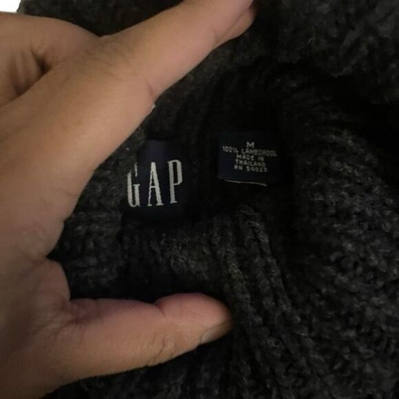 GAP TURTLENECK SWEATER - Picture 3 of 4